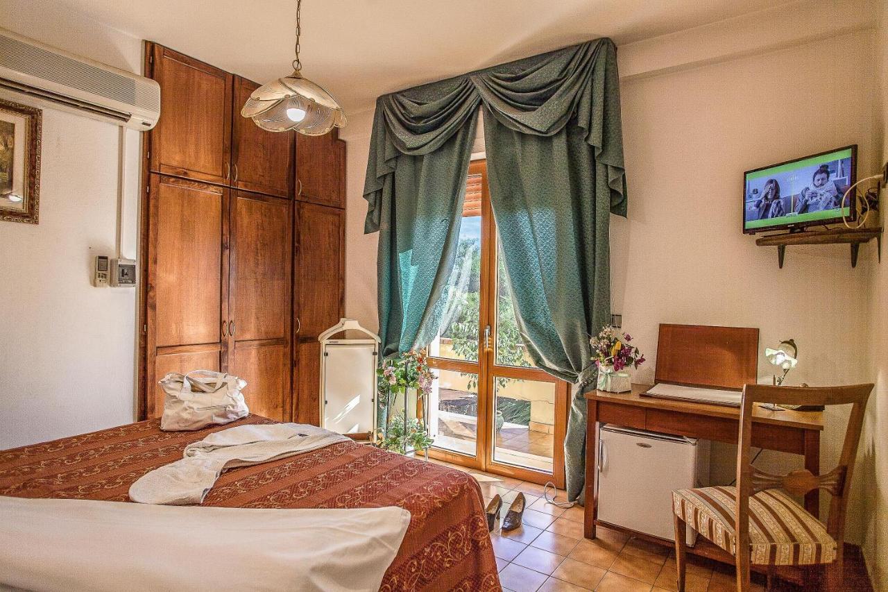 Garden Hotel 2*
