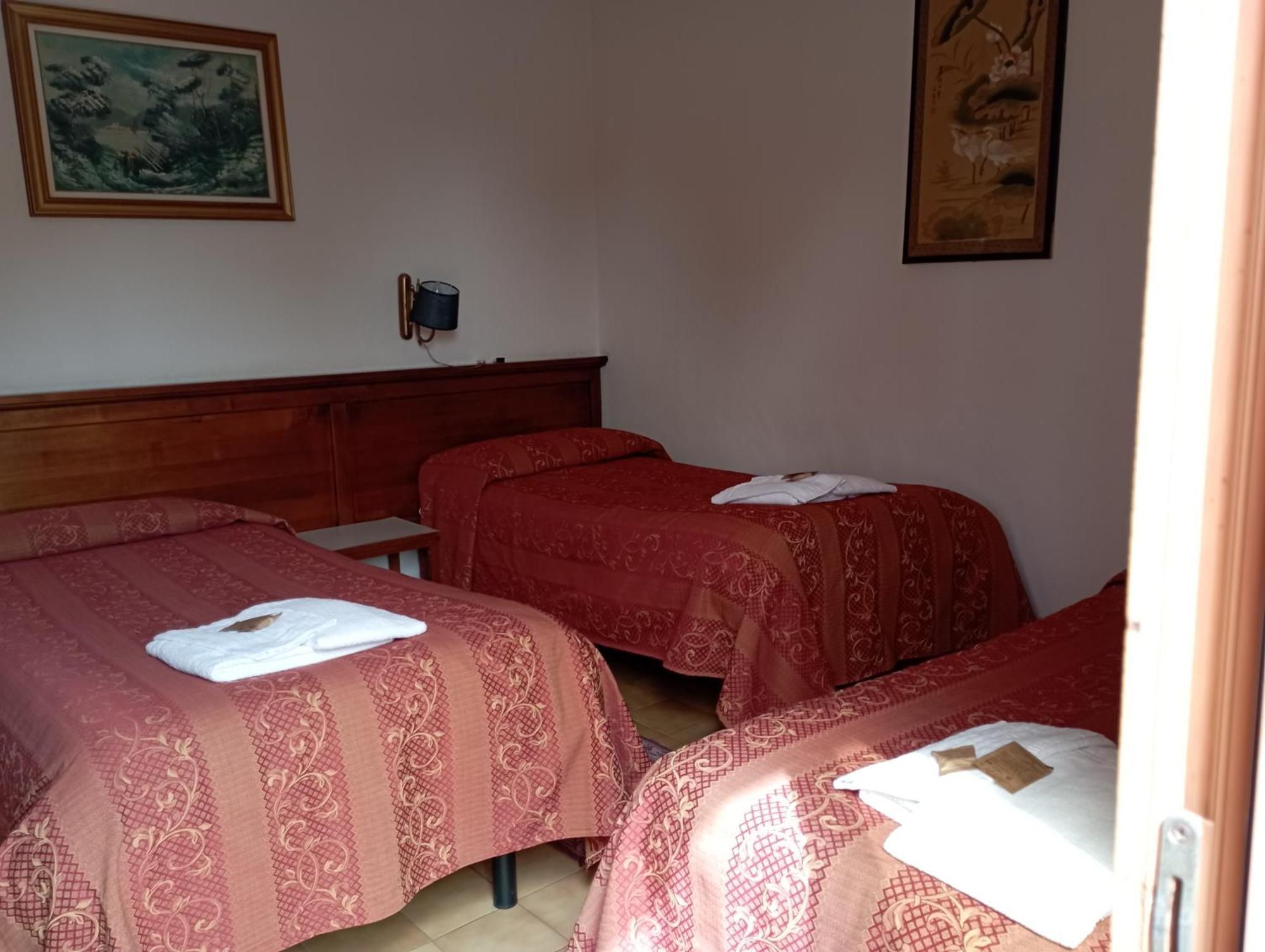 Garden Hotel 2*